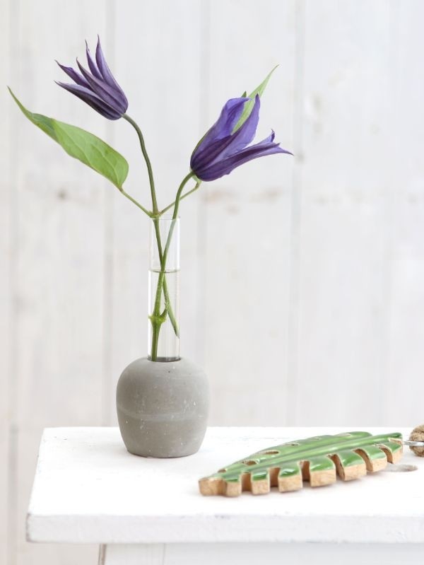 Cement Base with Glass Test Tube Ø6cm and 15 cm tall (1 pc)