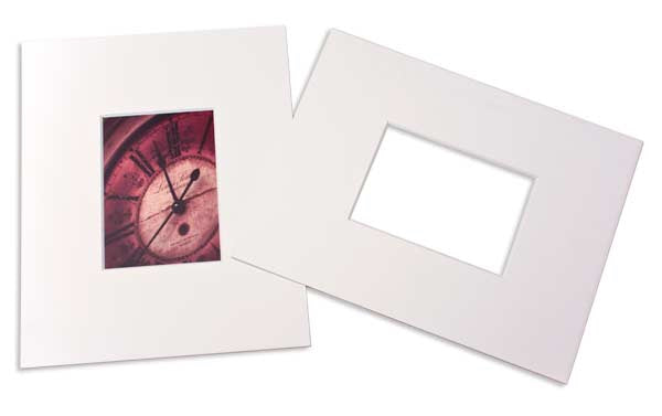 Double passe partout Blanc 3.5 x 5.5cm pour le découpage intérieur. 20.3 x 25.4cm (25 Pièces) [MS31001]